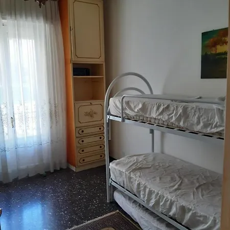 6 Posti Letto 200 M.dal Mare Διαμέρισμα Varazze